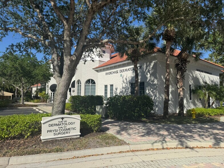 More Photos Of 9125 Corsea del Fontana Way, Naples Medical For Sale