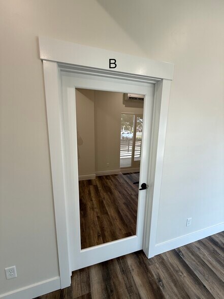 More Photos Of 328 Broadway Ave, Buhl Office For Lease
