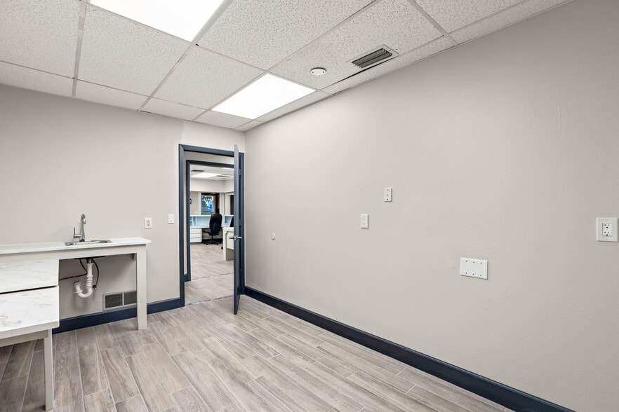 More Photos Of 901 N Grove St, Eustis Medical For Sale