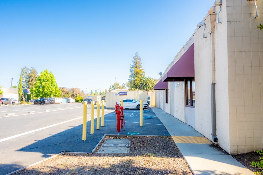 More Photos Of 910 Marshall St, Redwood City Medical For Lease
