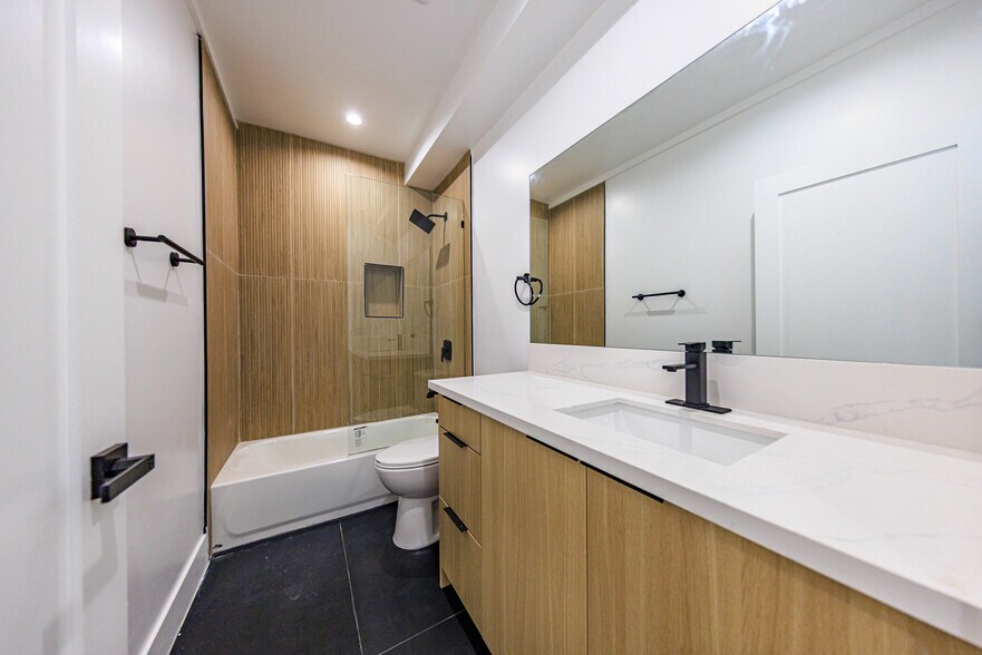 More Photos Of 1259 S Longwood Ave, Los Angeles Apartments For Sale