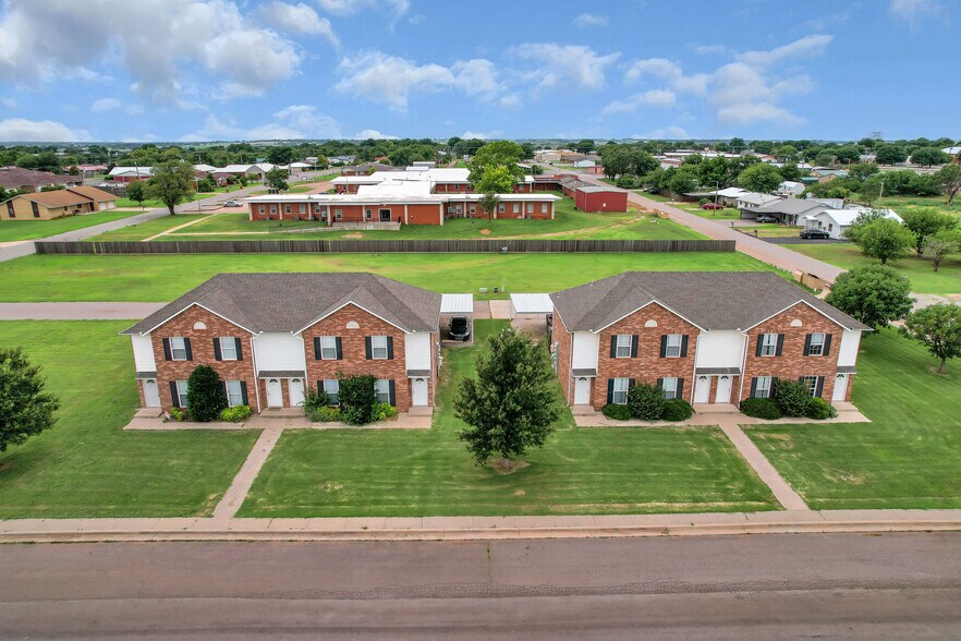 Primary Photo Of 1501 Wade St, Sayre Apartments For Sale