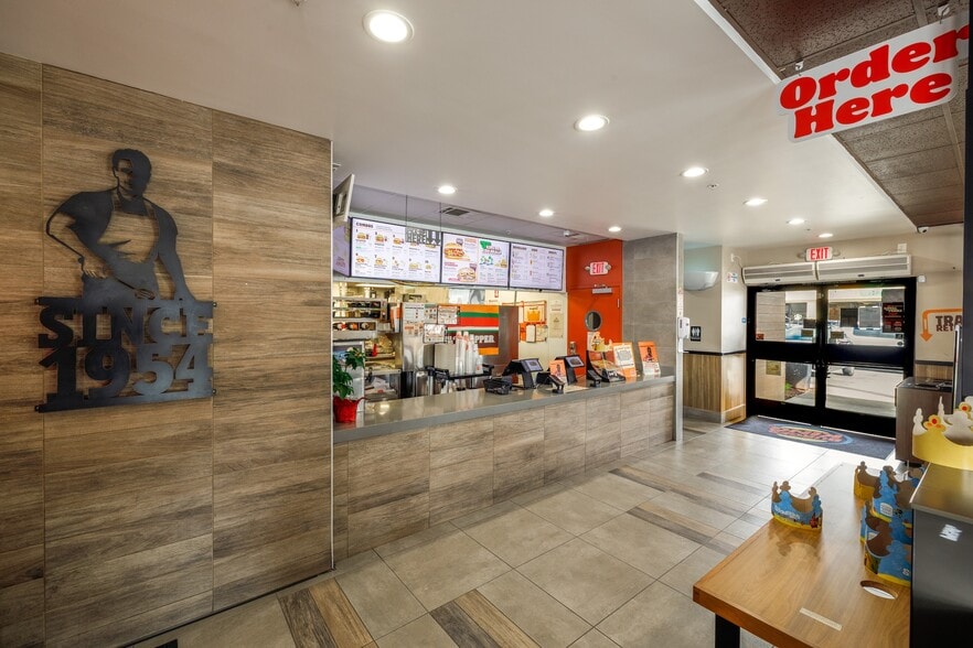More Photos Of 5304 Old Redwood Hwy, Petaluma Fast Food For Sale