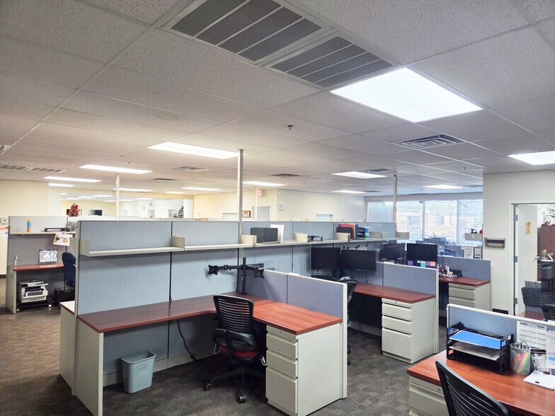 More Photos Of 1929 W Lone Cactus Dr, Phoenix Light Distribution For Sale