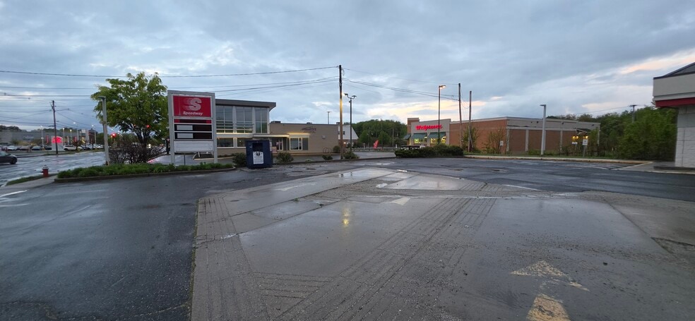 More Photos Of 237 King St, Northampton Service Station For Sale