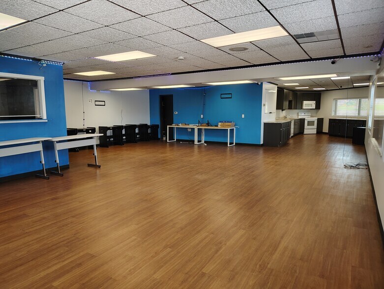 More Photos Of 1210 Celina Rd, Saint Marys Office For Sale