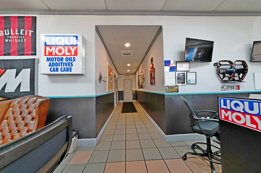 More Photos Of 803 Church St, Decatur Auto Repair For Sale