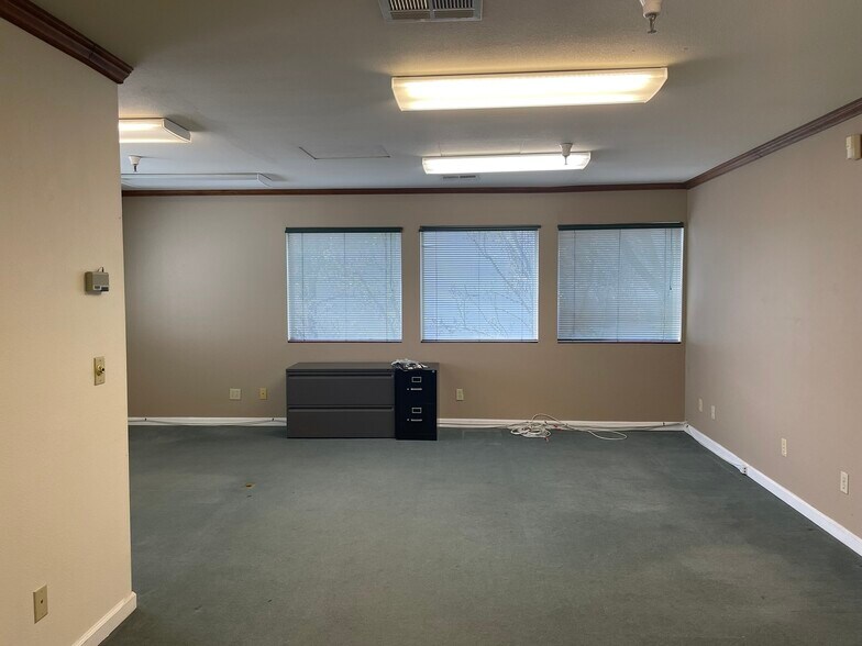 More Photos Of 3715 Santa Rosa Ave, Santa Rosa Warehouse For Lease