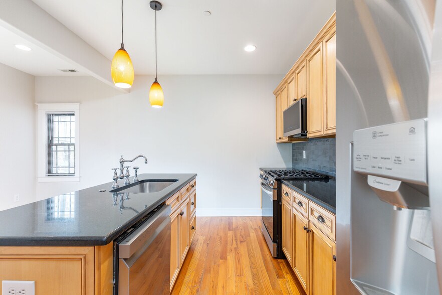 More Photos Of 4557 Manayunk Ave, Philadelphia Apartments For Sale