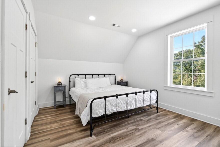 More Photos Of 8026 Buck Creek Rd, Marion Apartments For Sale