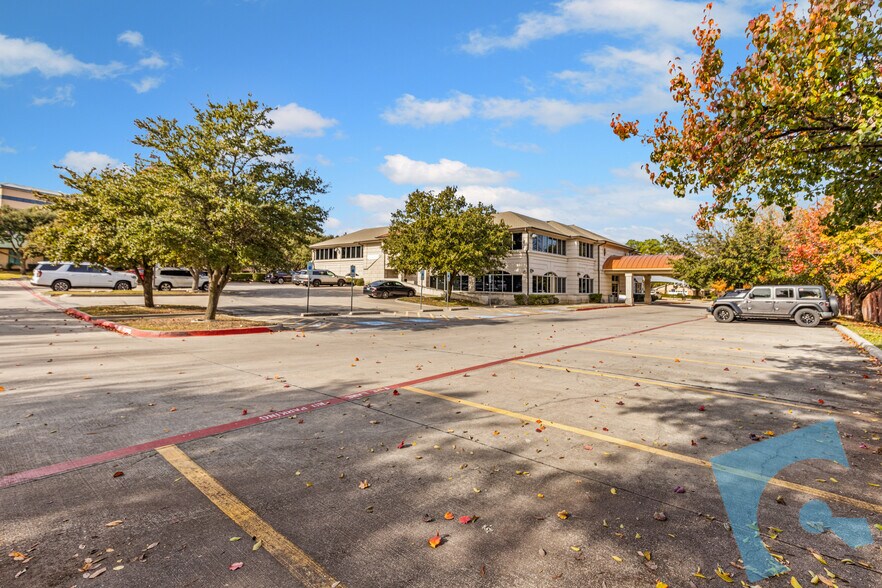 More Photos Of 1601 Lancaster Dr, Grapevine Medical For Lease