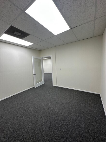 More Photos Of 2370-2420 W Carson St, Torrance Unknown For Lease