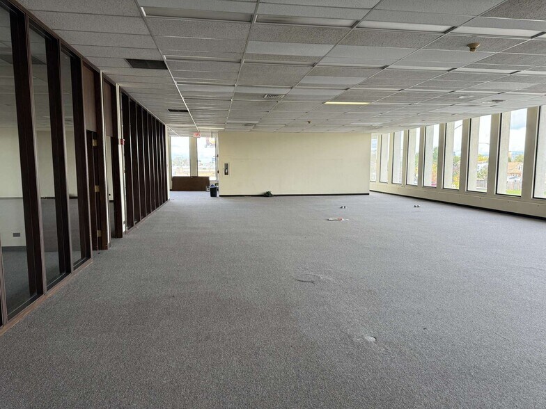 More Photos Of 6400 S Pulaski Rd, Chicago Storefront Retail Office For Lease