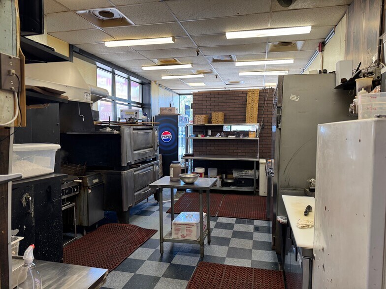 More Photos Of 470 N Franklin St, Holbrook General Retail For Sale