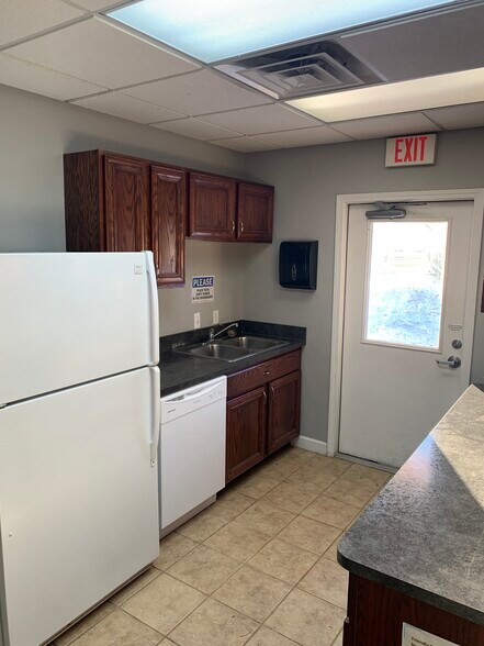 More Photos Of 35427 Dodge Park Rd, Sterling Heights Office For Lease