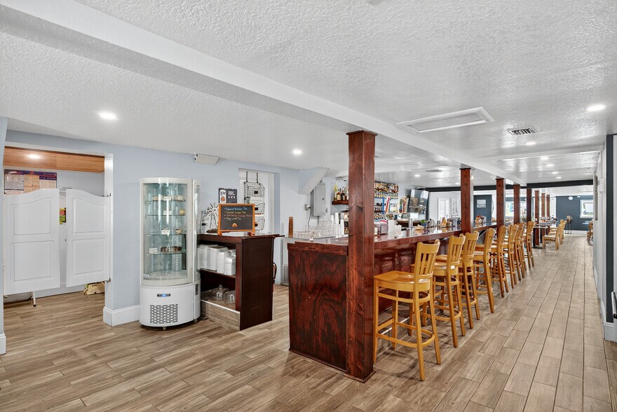 More Photos Of 765 3rd Ave, Welaka Restaurant For Sale
