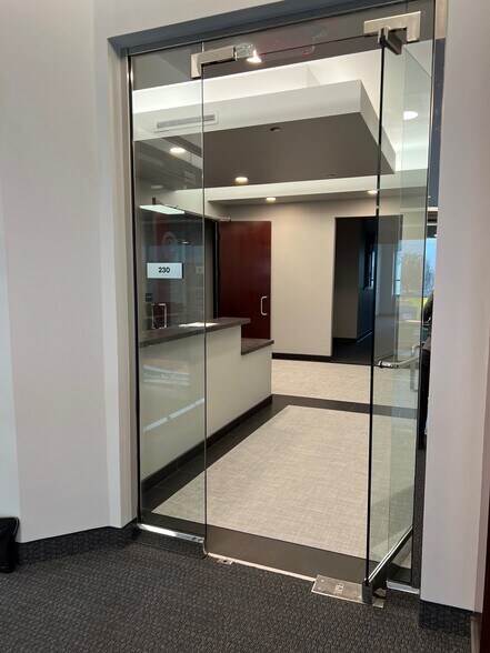 More Photos Of 7060 N Fresno St, Fresno Office For Lease