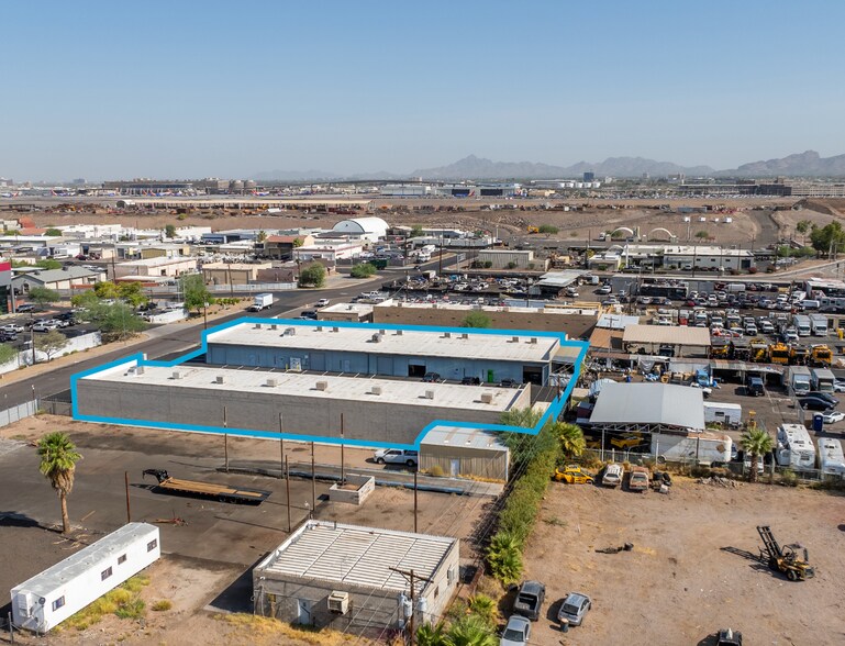 More Photos Of 2853-2855 S 44th St, Phoenix Warehouse For Lease
