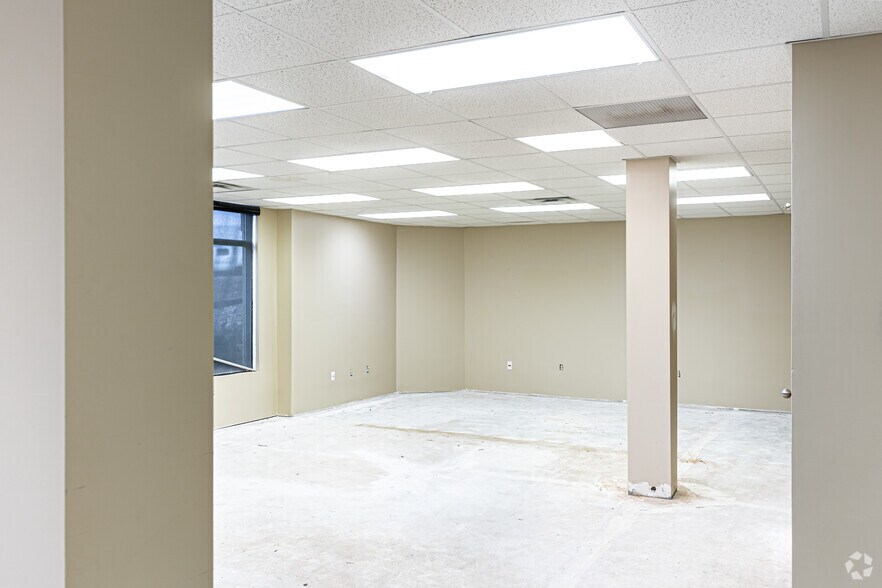 More Photos Of 510-512 NW Mock Ave, Blue Springs Medical For Lease