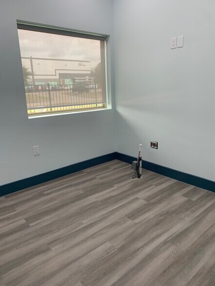 More Photos Of 8815 West Rd, Houston Unknown For Lease