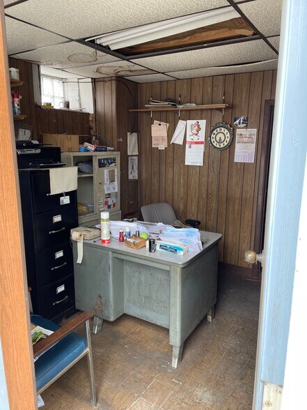 More Photos Of 1744 Indianapolis Blvd, Whiting Manufacturing For Lease