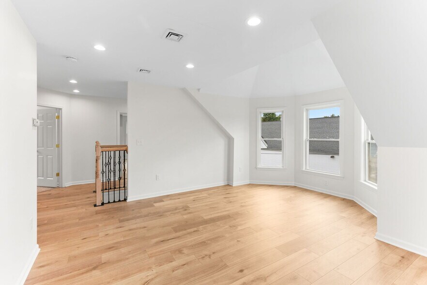 More Photos Of 280 Washington St, North Easton Light Distribution For Sale