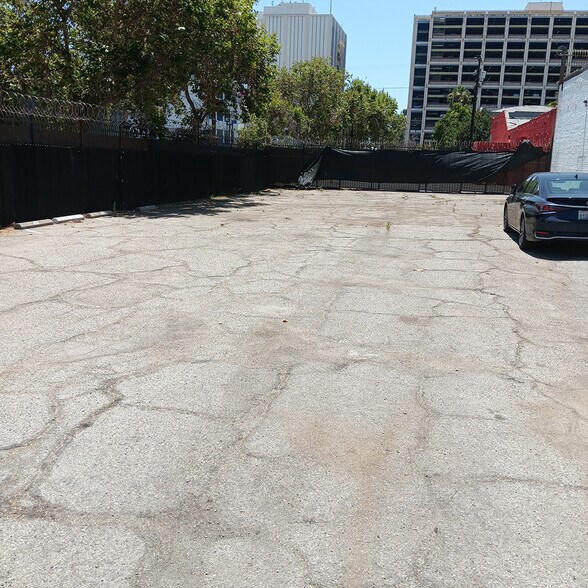 More Photos Of 308 W 14th St, Los Angeles Warehouse For Lease