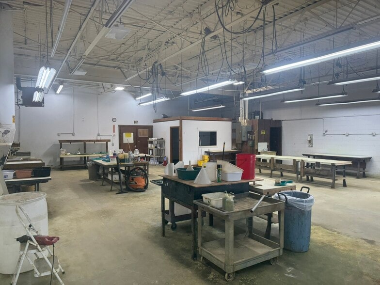 More Photos Of 18 Thompson Rd, East Windsor Light Manufacturing For Sale