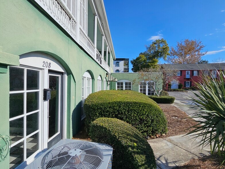 More Photos Of 99 Cannon St, Charleston General Retail For Sale