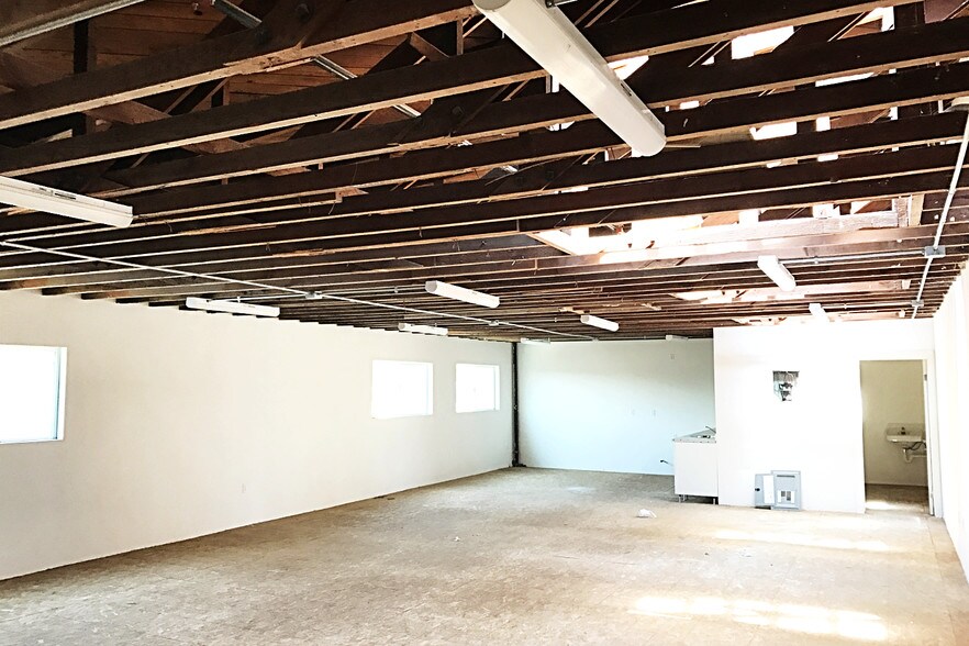 More Photos Of 3751 E Olympic Blvd, Los Angeles Office For Lease