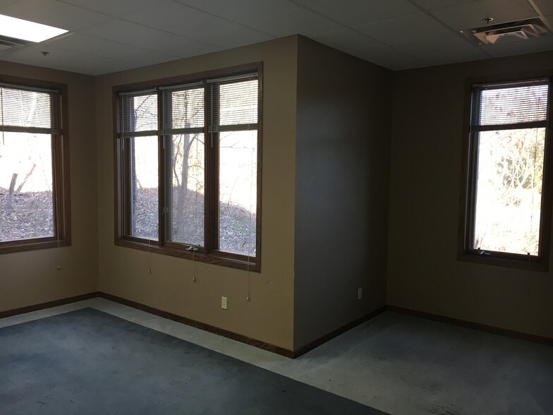 More Photos Of 836 Centennial Way, Lansing Medical For Sale