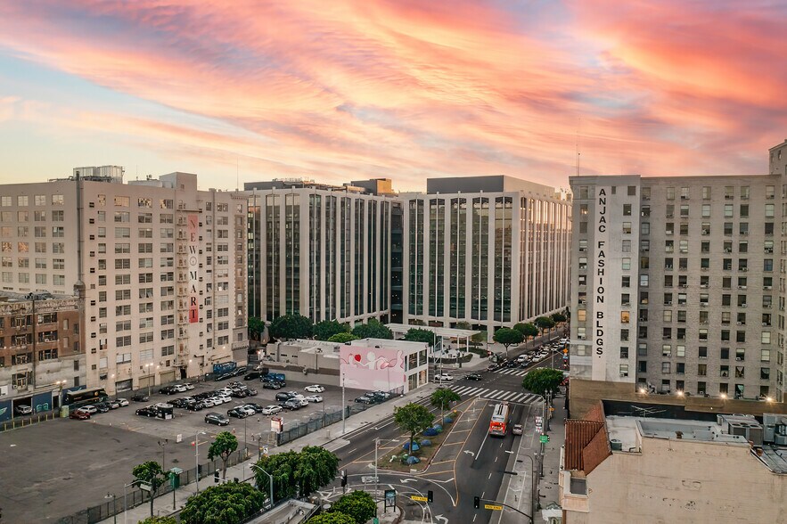 More Photos Of 110 E 9th St, Los Angeles Office For Lease