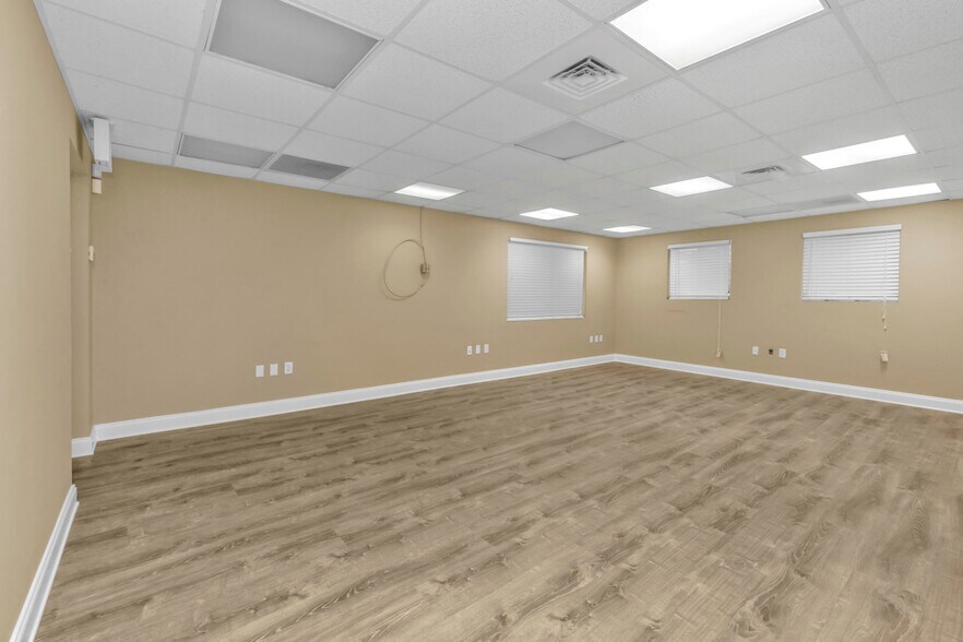 More Photos Of 128 W Charlotte Ave, Punta Gorda Office Residential For Sale