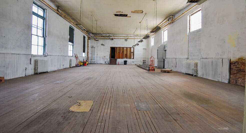 More Photos Of 4207 Gallatin St, Hyattsville Sorority Fraternity House For Lease