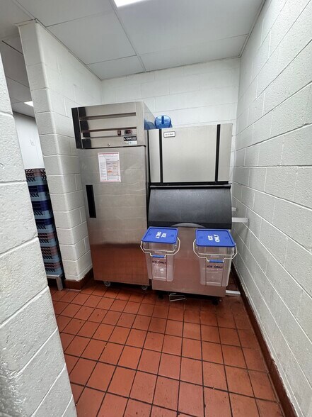 More Photos Of 1140 Mt. Zion Rd, Morrow Restaurant For Sale