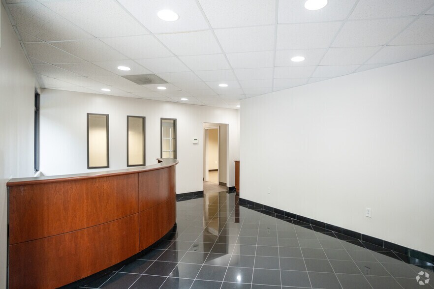 More Photos Of 1520 E Franklin St, Chapel Hill Medical For Sale