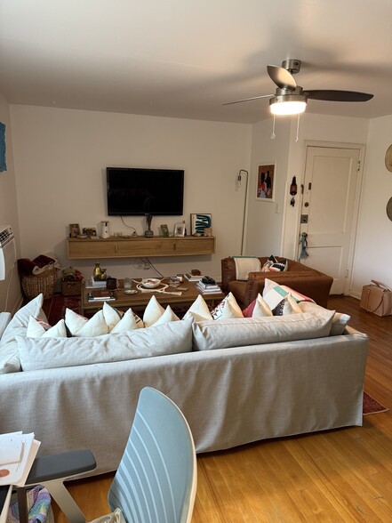 More Photos Of 1518 Parkway, Austin Multifamily For Sale