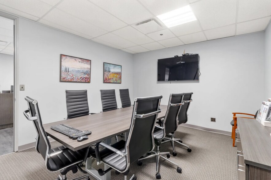 More Photos Of 3155 W big beaver Rd, Troy Office For Lease