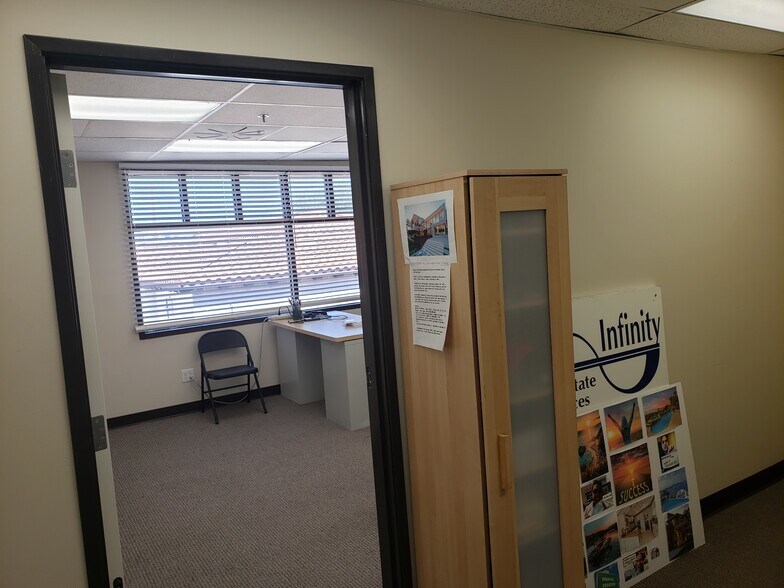 More Photos Of 28348 Roadside Dr, Agoura Hills Office For Lease