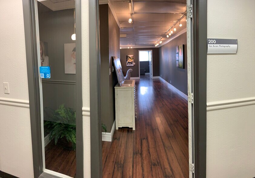 More Photos Of 1100 W Littleton Blvd, Littleton Loft Creative Space For Sale