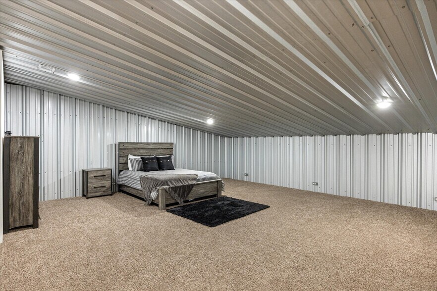 More Photos Of 1817 S Morgan St, Granbury Auto Dealership For Sale