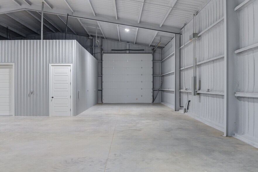More Photos Of 11418 CR 2220, Lubbock Warehouse For Sale