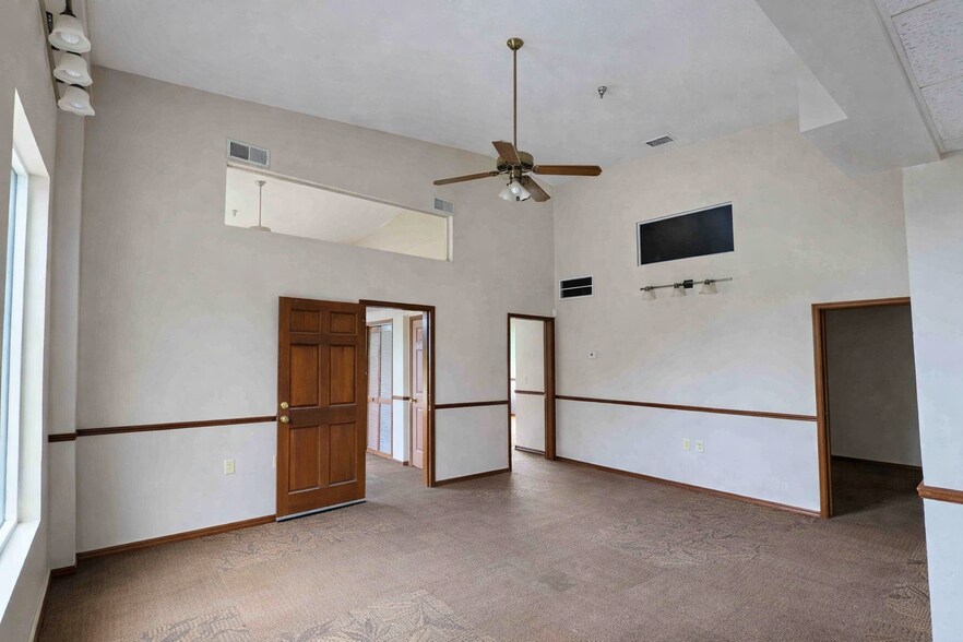 More Photos Of Near Downtown New Port Richey, New Port Richey Office For Sale