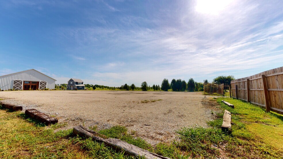 More Photos Of 16712 County Road 1580, Ada Sports And Entertainment For Sale