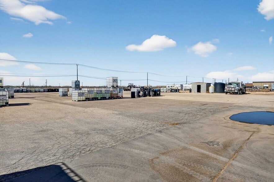 More Photos Of 8316 W I-20, Midland Warehouse For Sale