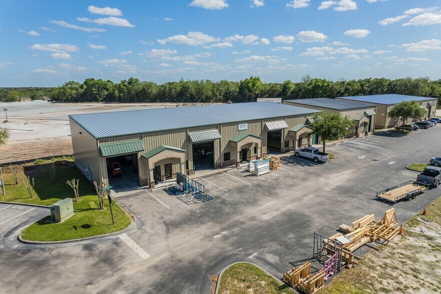 Primary Photo Of 410 Live Pine Cir, Apopka Warehouse For Lease