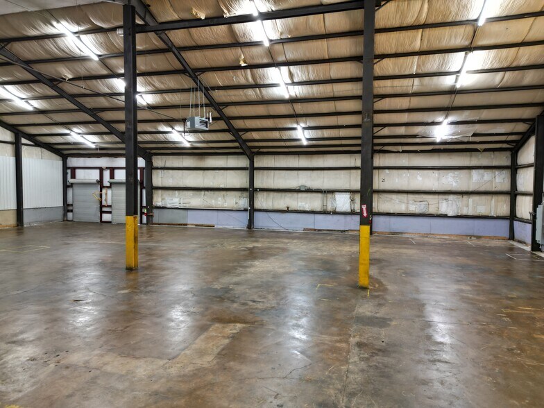 More Photos Of 158 American Way, Madison Distribution For Lease