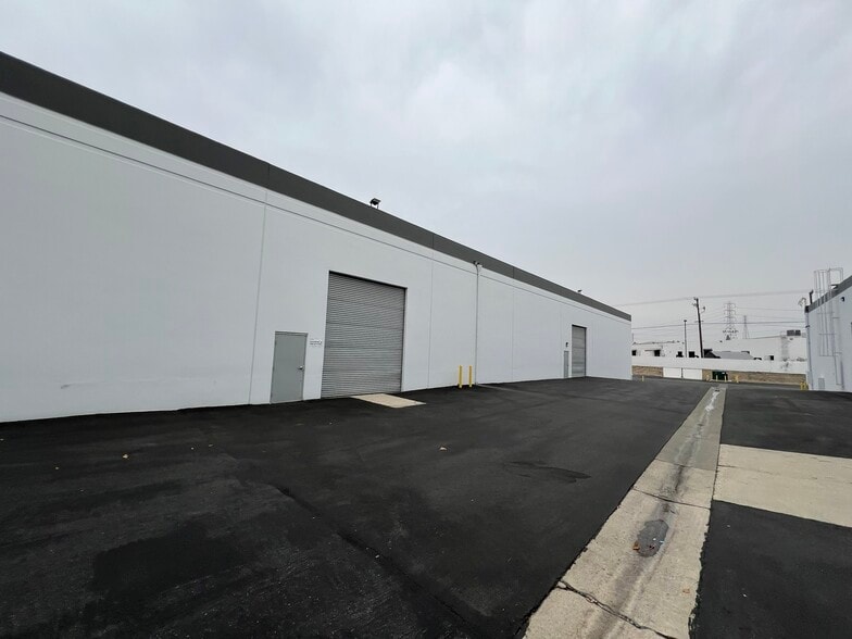 More Photos Of 1623-1625 S Sunkist St, Anaheim Warehouse For Lease