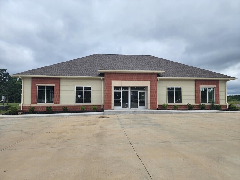 Primary Photo Of 1300 Hrc Plaza Dr, Lake Saint Louis Office For Lease