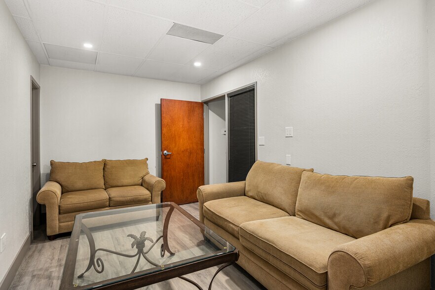 More Photos Of 2107 N Broadway, Santa Ana Loft Creative Space For Sale